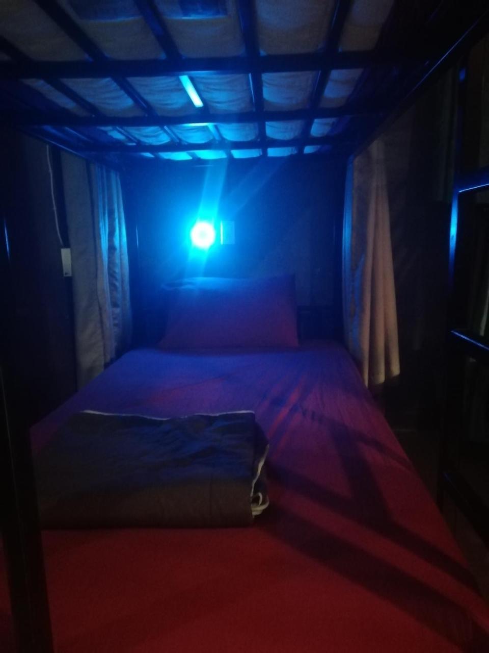 Neverland Dorm Phi Phi-öarna Rum bild