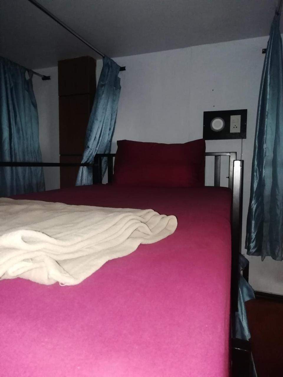 Neverland Dorm Phi Phi-öarna Rum bild