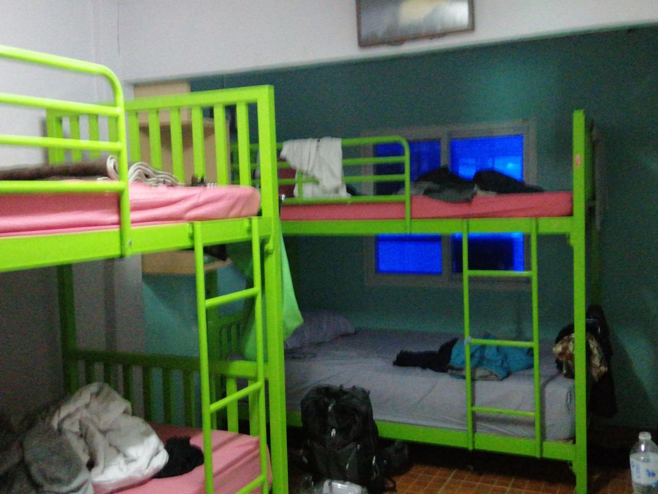 Neverland Dorm Phi Phi-öarna Exteriör bild