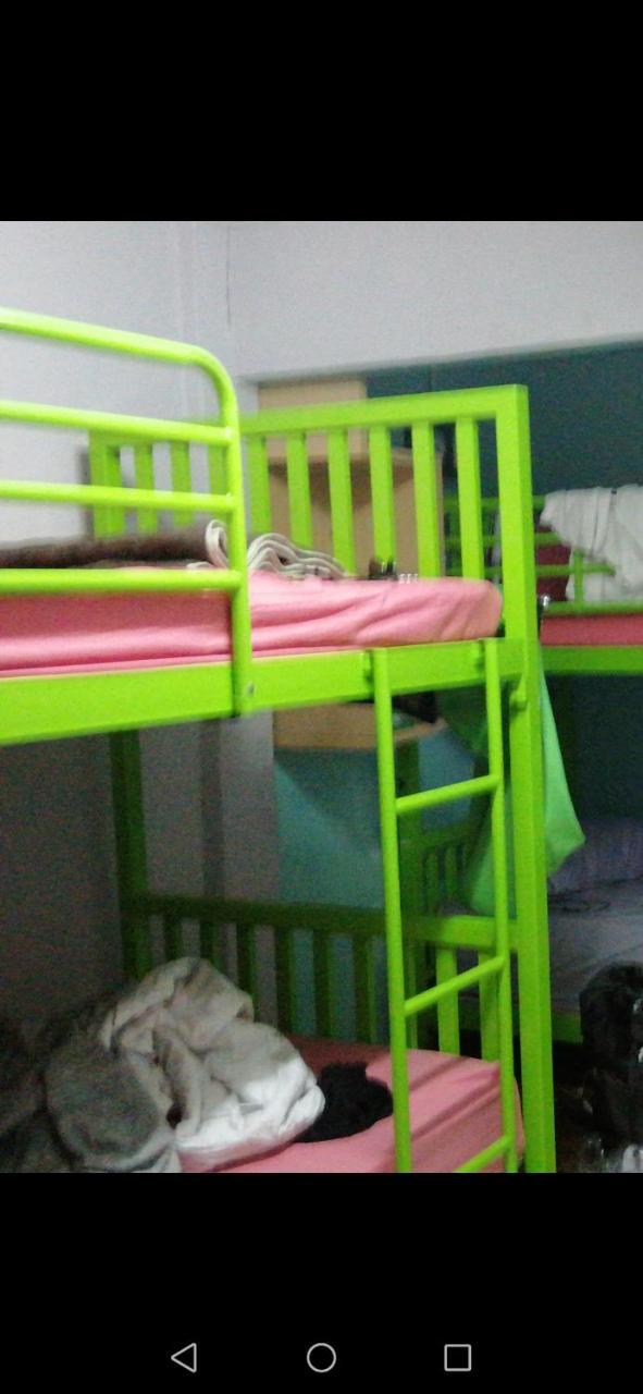 Neverland Dorm Phi Phi-öarna Exteriör bild